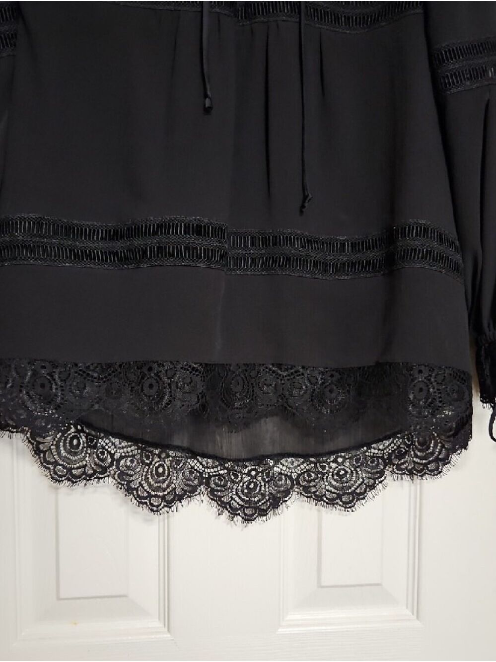White House Black Market Black Crochet-Trim Top Size 0 - Picture 4 of 10